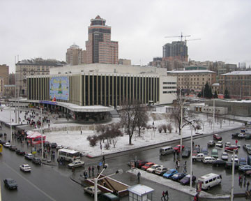 Метро_Дворец_Украина.jpg Метро_Дворец_Украина.jpg